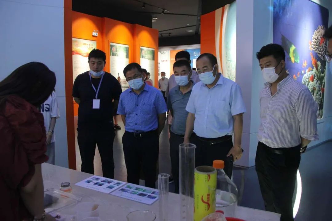 第二屆日照海洋生物產(chǎn)業(yè)高質(zhì)量發(fā)展論壇專家來潔晶集團(tuán)參觀