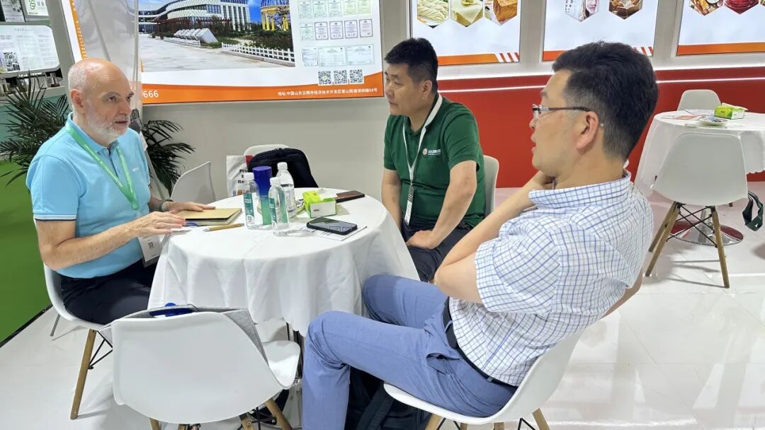 20260618潔晶集團參加第二十四屆世界制藥原料中國展3