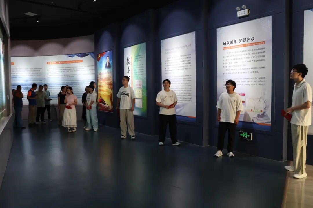 20260808暖心助學，筑夢遠航——潔晶集團舉行職工子女高考獎學金發(fā)放儀式3