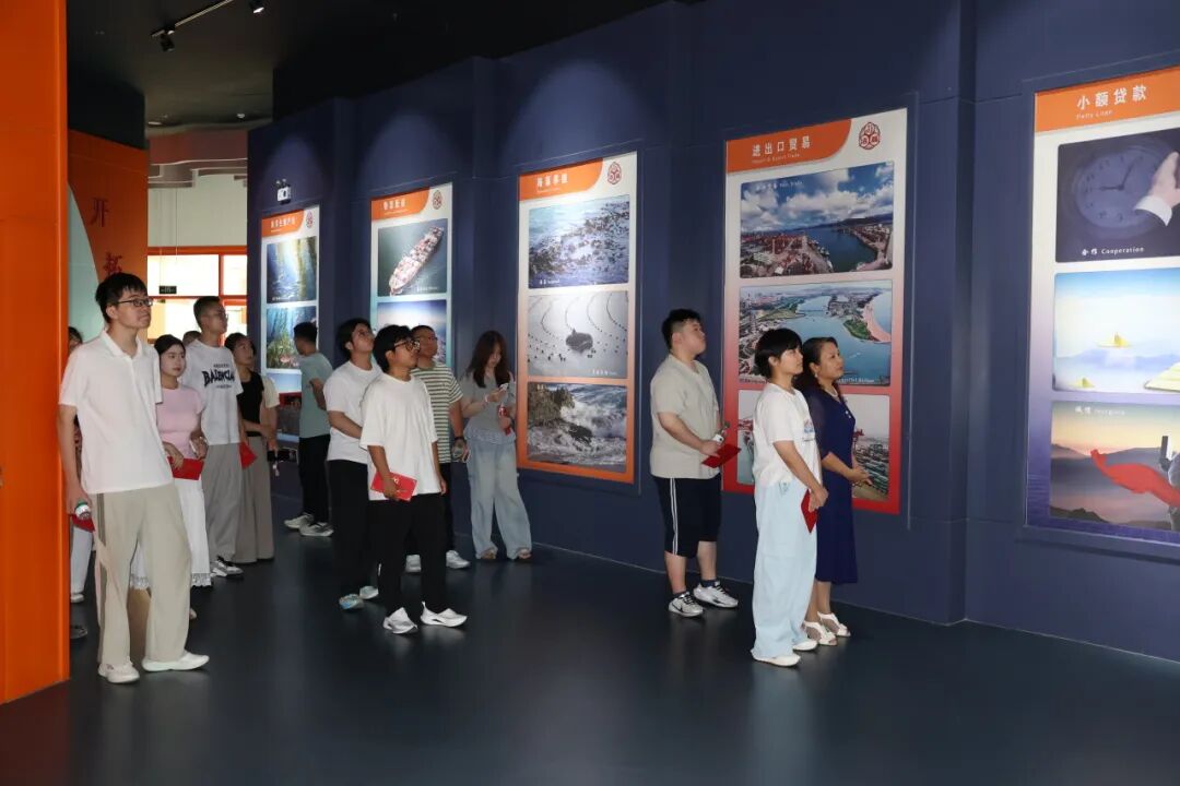 20260808暖心助學，筑夢遠航——潔晶集團舉行職工子女高考獎學金發(fā)放儀式5